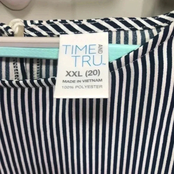 Time and tru plus size top/blouse XXL navy and white - Picture 2 of 7